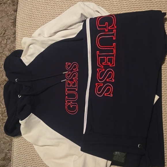 Ladies track suit from Guess - Picture 8 of 8